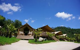 Can Bora Lodges